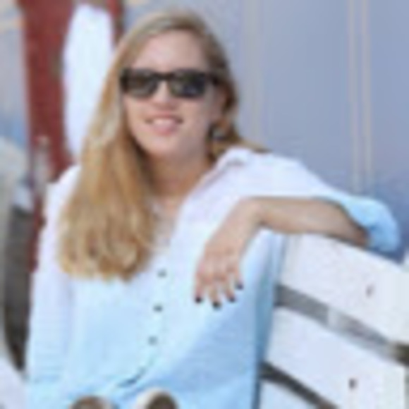 Meet your Posher, Caroline - Picture 1 of 1